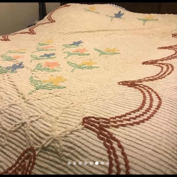 Vintage chenille queen bedspread - Picture 1 of 3